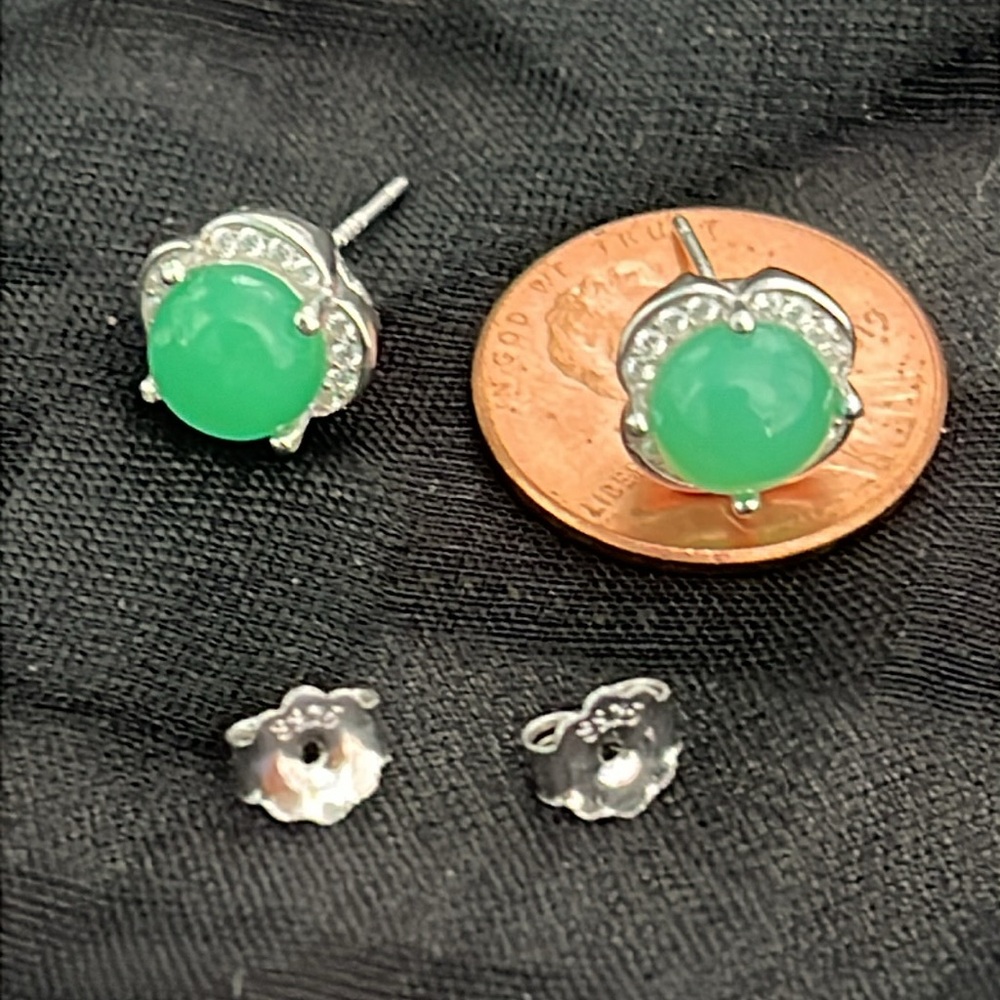 Australian Jade 14KGP Stud Earrings - Picture 4 of 4